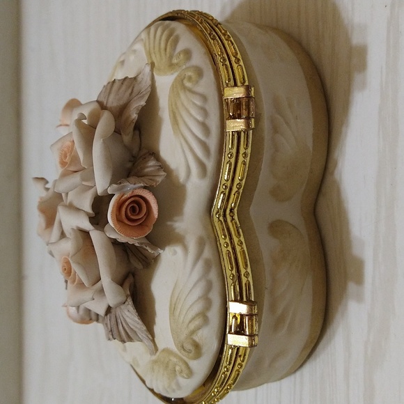 Vintage Bisque Porcelain Jewelry Box With Roses and Gold Trimming - Picture 3 of 4